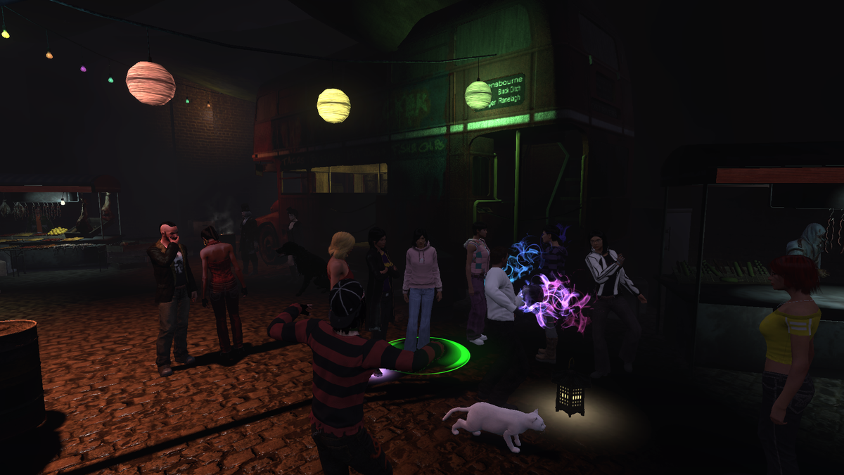 DaniC_Shimmer's tweet image. Nice little crowd and good music #NonsenseWithNotes