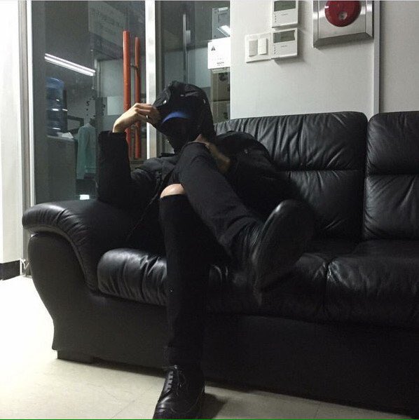 Honiismz's tweet photo. มันมืดซะเหลือเกิน เปิดไฟจ่ะ จะได้เห็นหน้าต่างของหัวใจ 💡 https://t.co/rh8FP3YCuO