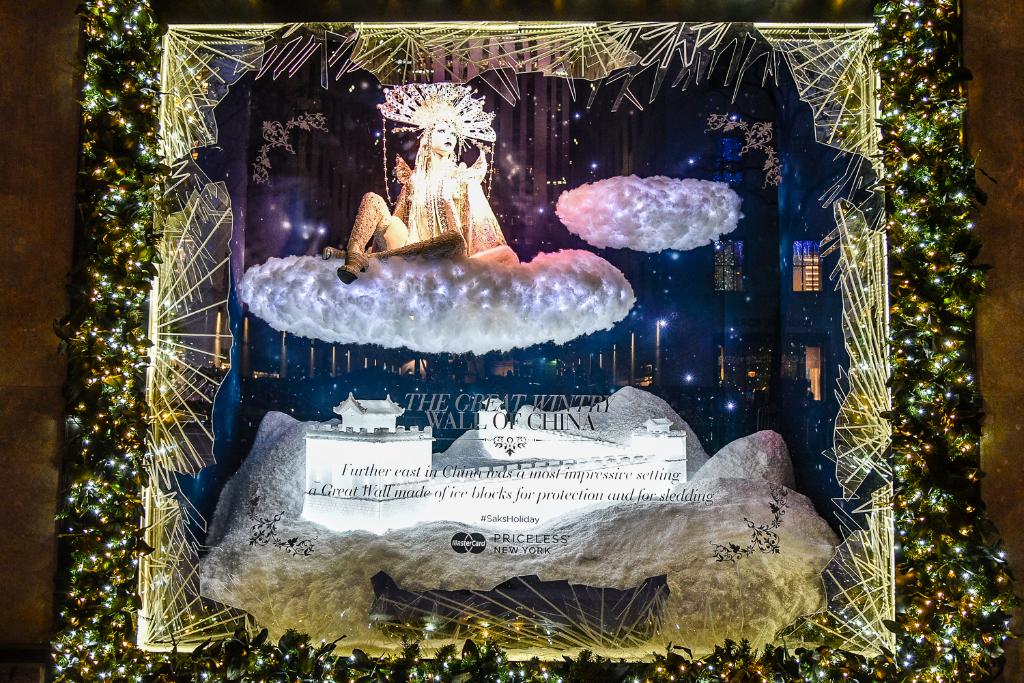 saks's tweet photo. Feast your eyes on our main #SaksHoliday windows. Stay tuned - there's more to come! https://t.co/sHVQKTdxo5 https://t.co/j5oNP8Z3pw