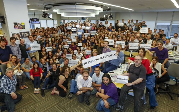 UCRNaon's tweet photo. A la redacción del diario @LANACION que sostuvo sus ideas x sobre el apriete editorial. Salud! #JusticiaNoEsVenganza https://t.co/ShkPi8Wv77
