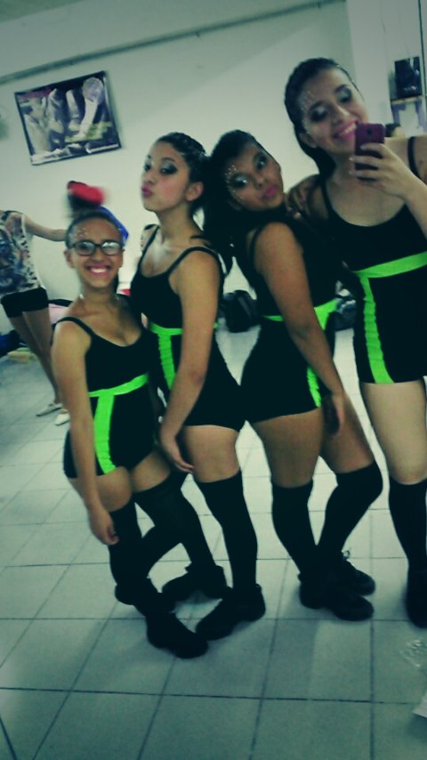 Milagros2468's tweet photo. Con mis bebes ayer.. #AngelsDance #FestivalAmanecerEsDanza https://t.co/5Xko7lrjxq