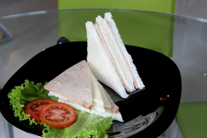 Sandwich Meatloaf Bulaf
Cilandak: 021-75905917
Tebet :021-83796500
#healthyfood #frozenfood #food #jakarta #cilandak