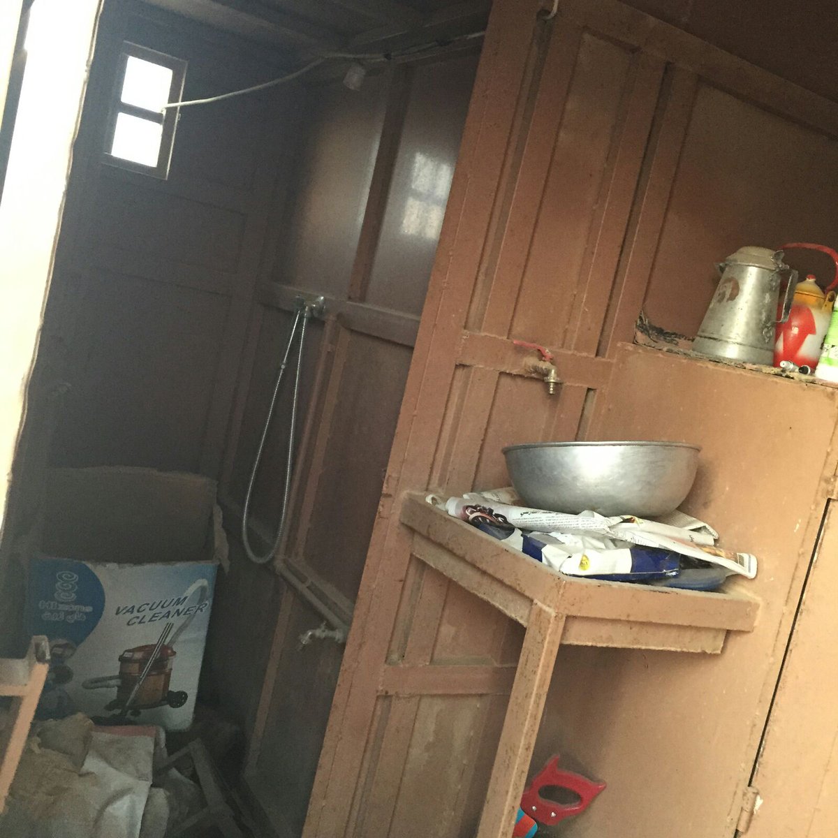 غرفه سحب للبيع  مجلس وغرفه   ومطبخ   ودكه
الغرفه دبل جنط      20   جوال 0559875407