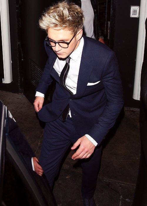 tingly_parker's tweet photo. "Professor Niall Horan is about to give us a speech about his new invented word chonce!"

#MTVStars One Direction https://t.co/7HpNbFITTo