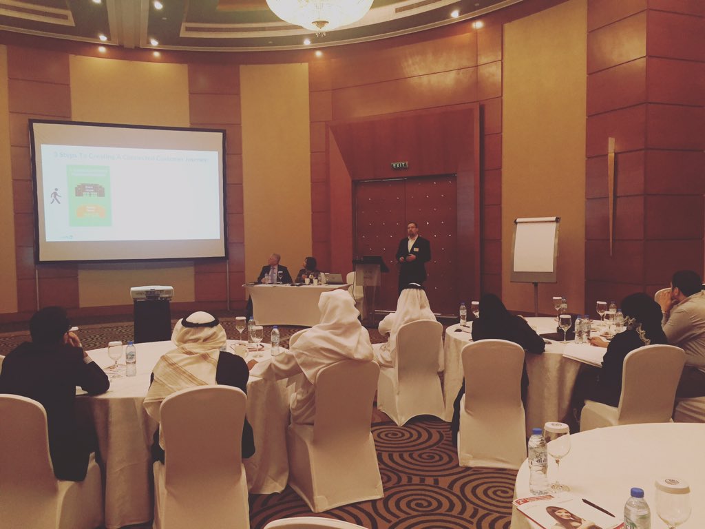MeggieN's tweet photo. Interesting presentation by Csaba Jaromi from  @LogMeIn at CEM Dubai! #AL_CEM @AllanLloyds https://t.co/rrSbUWN6C5