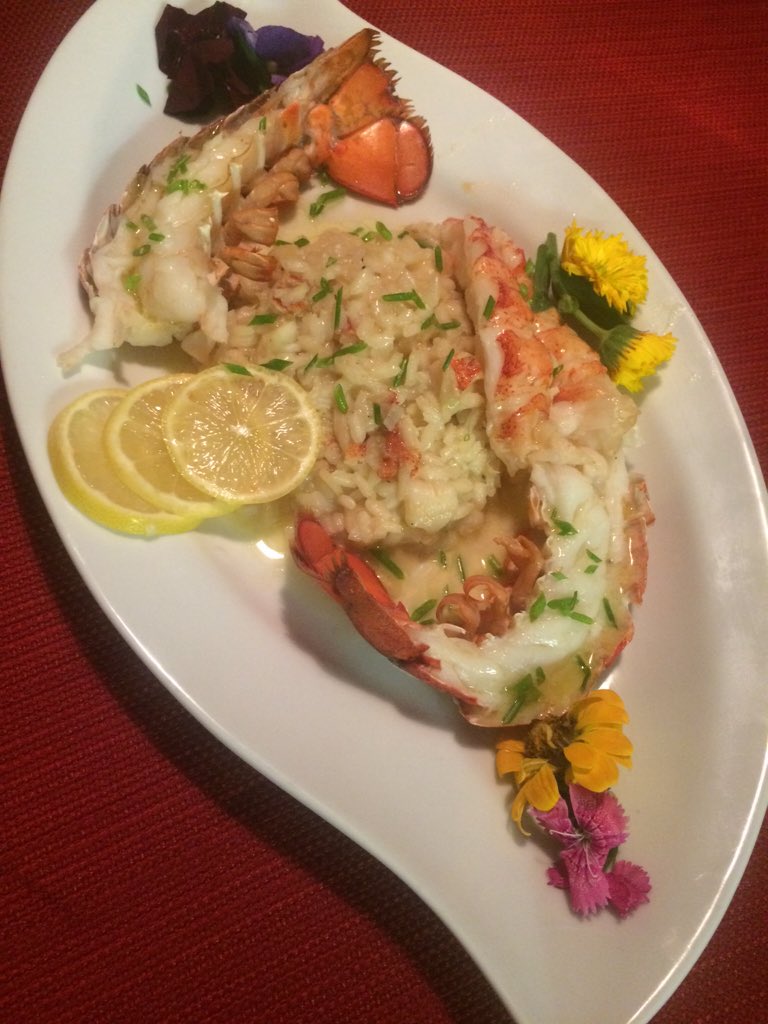 CHEFBULLYDPAGE's tweet photo. Lobster Risotto, split Tails, yada-Yada! @tonylukejr @cutthroatkitche @altonbrown @FoodNetwork @EdibleSA #ChefBully https://t.co/eUMUMya457