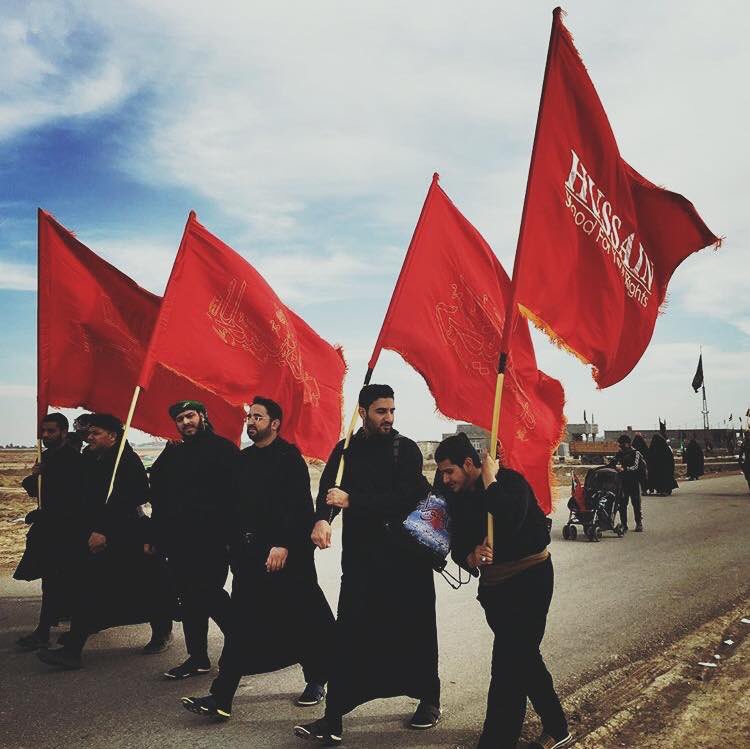 ي ماشي لعند حسين
دخيلك فدوة لجنونك
اذكرني بچم خطوة
او دمعة من عيونك

#زيارة_الأربعين 
#ثورة_المشاية 
#ويبقى_الحسين