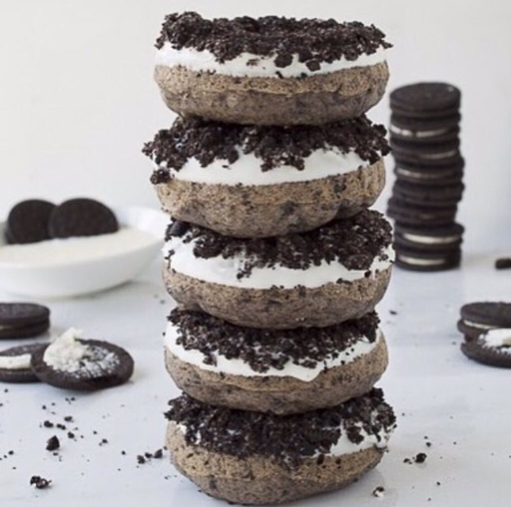 httphearts's tweet photo. Donut bersalut oreo , i will find you and i will eat you😍😍 damn https://t.co/2u4rK6LQAx