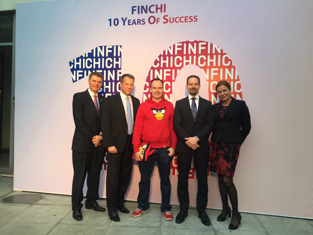 HeinonenJaani's tweet photo. Getting ready for @finchi2015 party time! @teamfinlandfi @KjMakela @AntolaTuula @pvesterbacka @MarkusSuomi 😃🍾🎉👍 https://t.co/bfH402Npi8