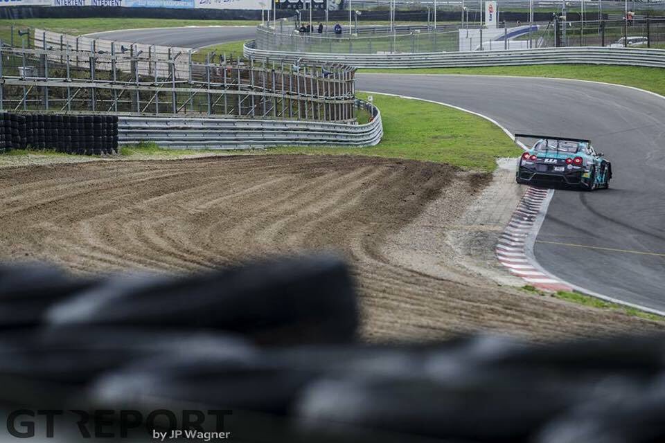 n4vas's tweet photo. So it's going to be less drifting and more jumping next year! #RoundyRoundy Vs #PuddleJumping https://t.co/0un7QRWAGG