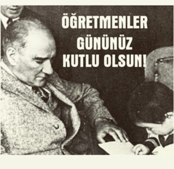 melis_sedef_2's tweet photo. Tüm öğretmenlerimizin #24kasımöğretmenlergünükutluolsun 😊😀😀 https://t.co/oa5T0gRiJJ