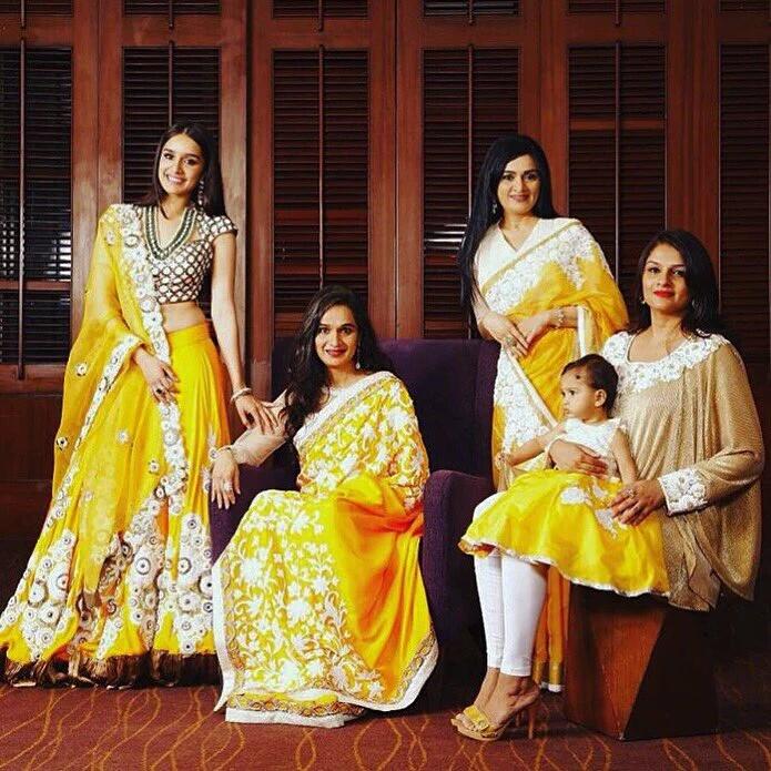 Another Stunning #Padmasitaa family pic!😍😘🙈👏👏👏
Credits : <a href="/TeamShraddha_FC/">Team Shraddha</a> 
<a href="/ShraddhaKapoor/">Shraddha</a>