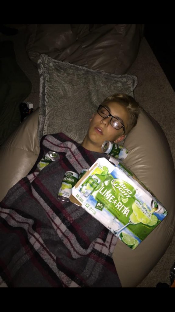 Andrew_Lee123's tweet photo. Happy birthday @killnickstein lmao https://t.co/zEvHLQEIp4