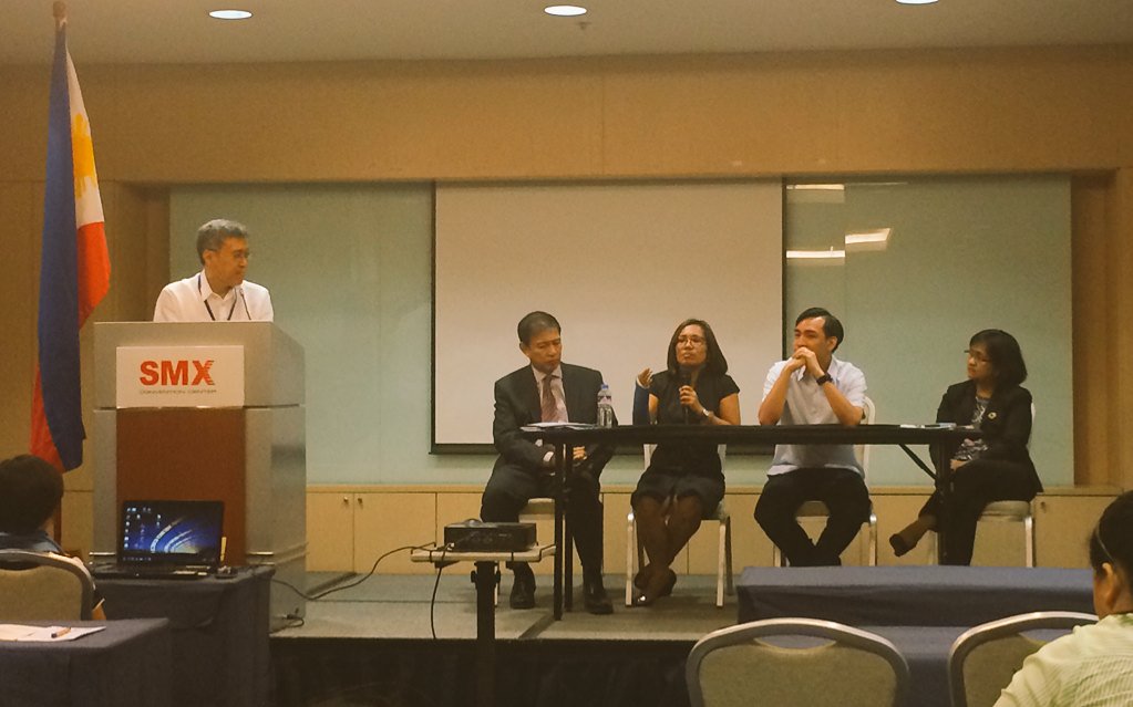 UNDPPH's tweet photo. Happening Now: Dialogue on Private Sector Support on Investments for Resilience #COP21 #CCCWeek2015 #RoadtoParis https://t.co/2G8rt924US