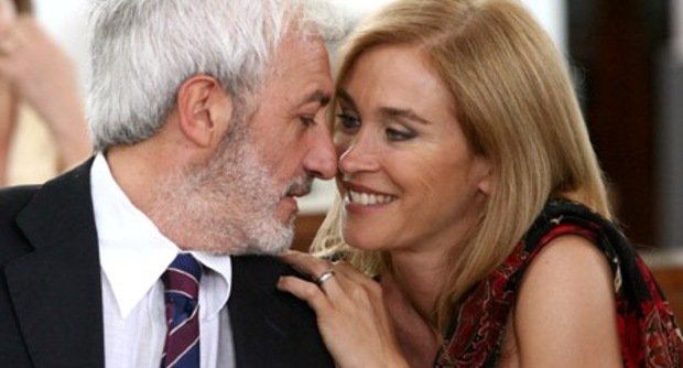 NotizieCuriose_'s tweet photo. #Morta la figlia #20enne di #MariaGiulia #Cavalli.Choc a Un #Posto al #Sole #leiene https://t.co/cUyE75ds1o https://t.co/XvYpcApC2H