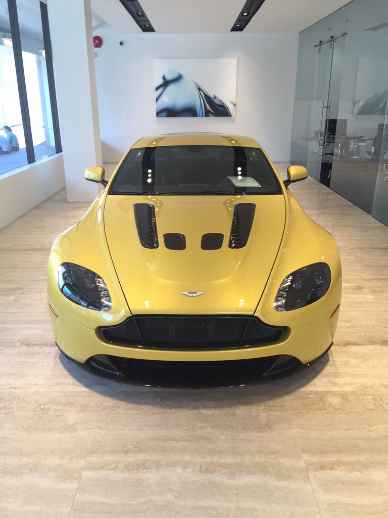 Vanlemon_Studio's tweet photo. Visiting Aston Martin Vancouver. #astonmartin #vanlemon #vancouverfirm https://t.co/mVJFKj9iih