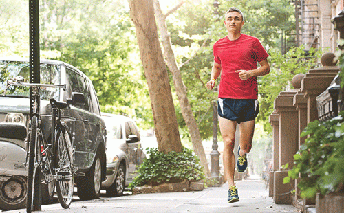 runnersworld's tweet photo. Two tips for safely adding miles during training: https://t.co/7fq2KRHLBJ https://t.co/qtyUDdguuM