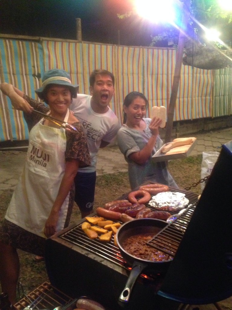 slideWithBuboy's tweet photo. Good dinner shared with flotjet family... Hope to bring leila on our next!!! #flotjet #goodFamilyValues https://t.co/gjFnas8C4a