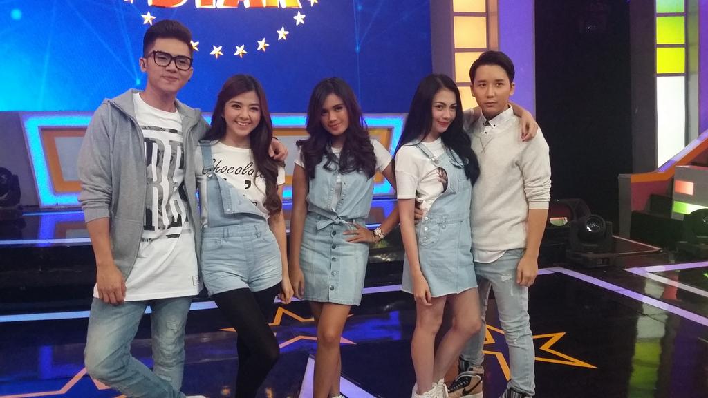 Antijones_TTV's tweet photo. NOOOWWW!! #duelbintangKSTTV @audimarissa_ @rafaell_16 @Frandaaa @Rangga_Moela @itsKeziakaramoy @TRANSTV_CORP https://t.co/O9BgnErIfP