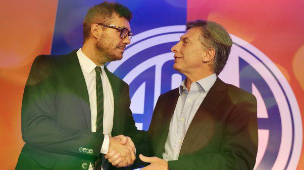 infonews's tweet photo. #PresidentePRO | Mirá el mensaje que @cuervotinelli le dedicó a @mauriciomacri ▶ https://t.co/tFva7MLAJd https://t.co/jVtw6dKe9a