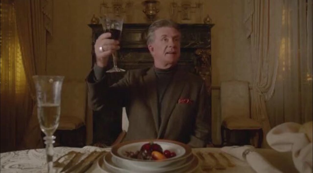 sqnewsupdates's tweet image. Chanel and The Radwells in 1x10, "Thanksgiving" #ScreamQueens