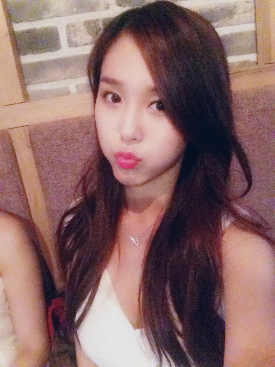 Recipe_duo's tweet photo. [레시피] 여러분 요즘 날씨가 많이 추워졌죠?!
옷 따뜻히 입고 다니시고 감기조심하세요~
그나저나 요즘 레시피 공식카페가 너무 조용한것같아요ㅠㅠ
항상 보고있으니까 글 많이 남겨주기!!!!! https://t.co/5mrEtyP4bc