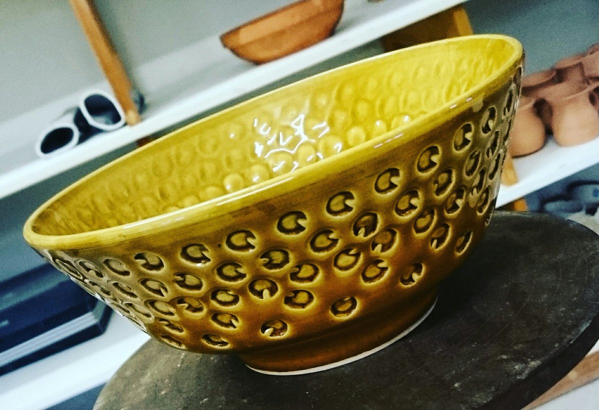 #Christmas is around the corner. #Buy one of these #ceramic bowls for your #home at ownspace.co.za now!