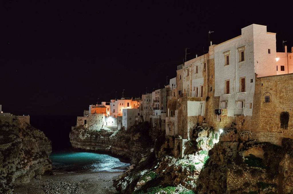 viaggiovero's tweet photo. Un altro luogo magico della Puglia: Polignano a Mare
#365PugliaDays #ItalicaExperience #apuliasmartourism
Anotherโฆ https://t.co/4FCLCV8niZ