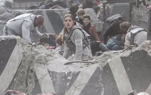 MockingjayEmber's tweet photo. **SPOILER** I feel like Prim's death wasn't unnecessary but rather a testament to Coin's true character. #Prim #MJP2 https://t.co/A32RC8sCcD