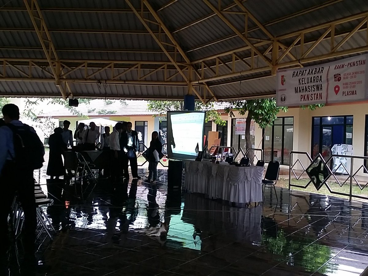 Persiapan Rapat Akbar Keluarga Mahasiswa PKN STAN di Plasma.