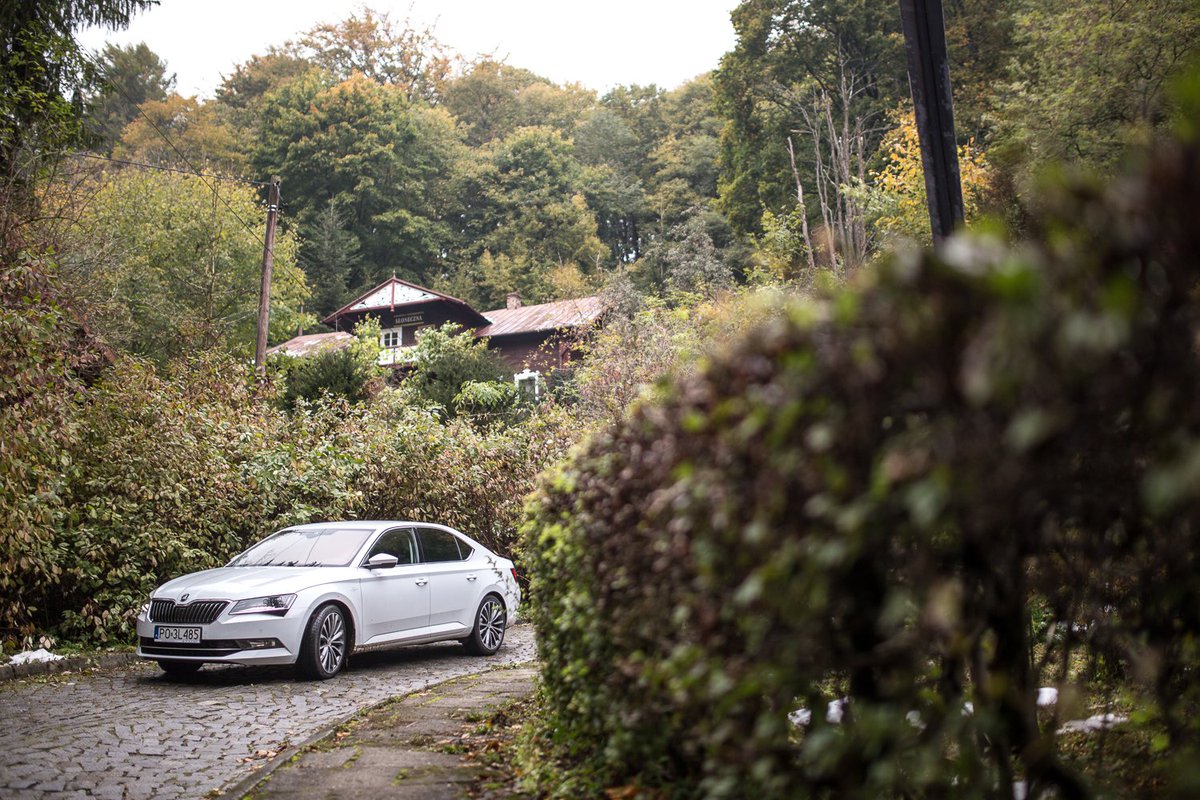 AntoniZolciak's tweet photo. #Skoda #Superb w wersji Laurin&amp;Klement. Piękna sprawa. :) Test niedługo na #AutoCentrum.pl. https://t.co/0oCIhu9GIb