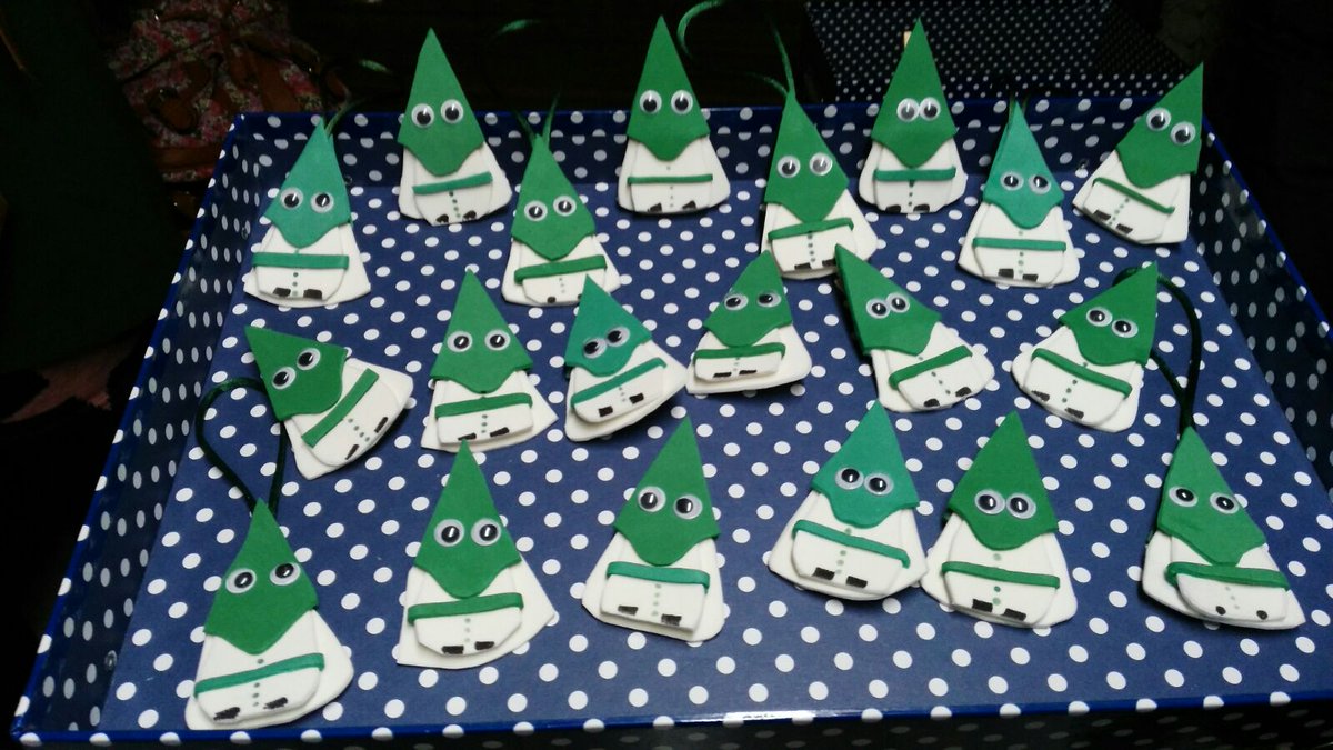 CfrdHortelanos's tweet photo. ¡Ya a la venta los minipenitentes de la cofradía! En "Papelería Sagra" y "Comercial Galdón" al precio de 1€. https://t.co/BJs2y5BsCZ
