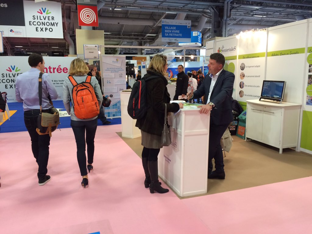 GPinneberg's tweet photo. #Solulo 2015 a ouvert ses portes ; l'équipe @senioriales est en place. https://t.co/012nCPRMct