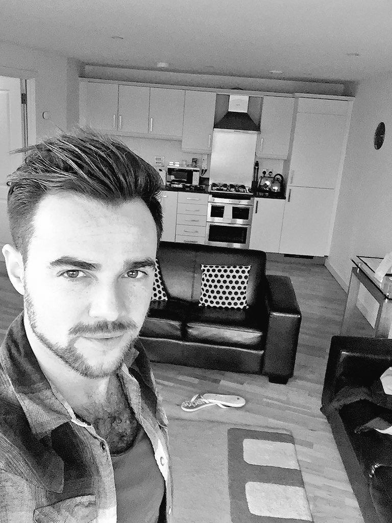 First night in my <a href="/TeamCotels/">Cotels</a> apartment. Love it. 👍👍👍