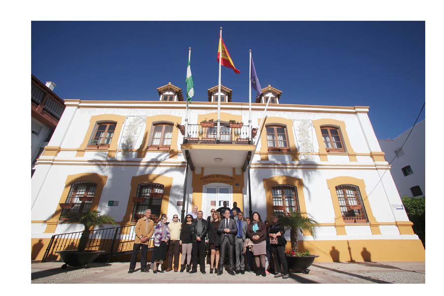 aldiainfo's tweet photo. https://t.co/07DQz8TQlH Izada de la bandera gitana en la Tenencia de San Pedro. https://t.co/0UdgPwaQor
