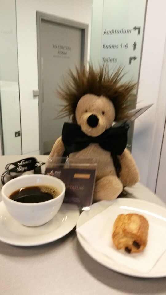 HeatherTatumSW's tweet photo. Special treatment...got to love a coffee and cake #lifetimelearnerawards @Lifetime_EY https://t.co/o6kFB0tjeE