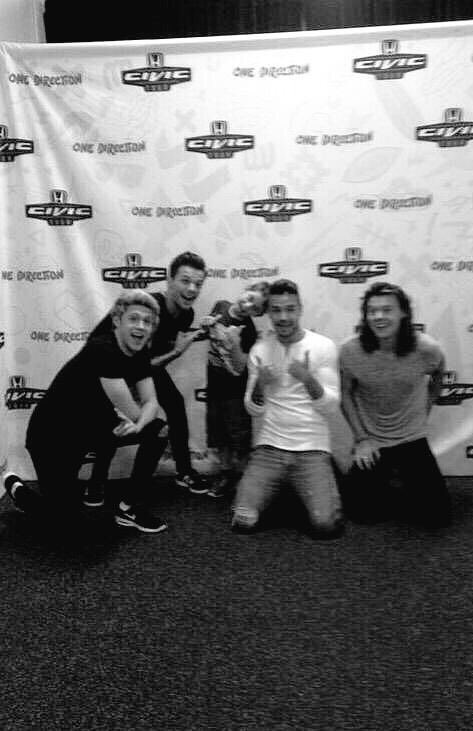 emilyanne_305's tweet photo. IF EVERYONE WHO SEES THIS ON THEIR TIMELINE RTS, THEN WE WILL DEFINITELY WIN!

#MTVStars One Direction https://t.co/TfrfhTge43