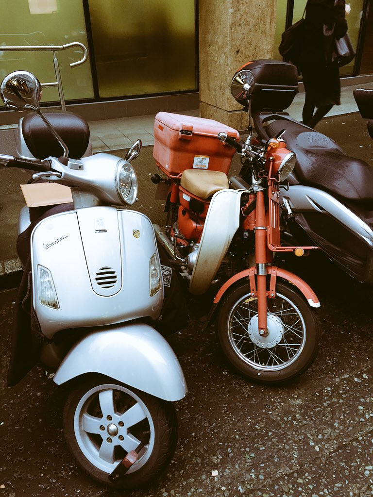hubertconsult's tweet photo. Look who I parked next to; you cannot hide @clairebikeabout !! https://t.co/QwKI3RcpZ6