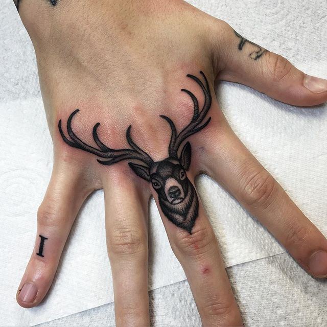Tattoogrid On Twitter Deer Finger Tattoo Fingertattoo Ink Tattoos Https T Co Elhgsxzga0 Https T Co Uzdogdqxa5