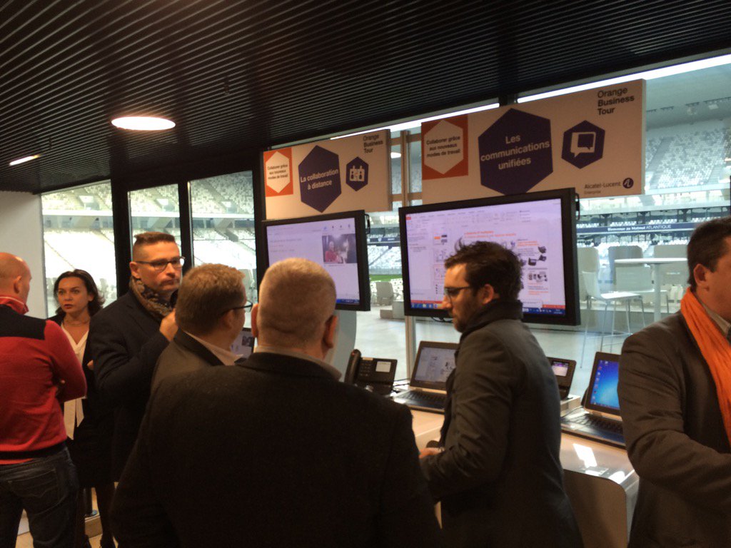 valerie_legrand's tweet photo. #OBTour2015 @ALUEnterprise @YacineMahfoufi en direct de Bordeaux au superbe stade Matmut 😄 https://t.co/59nH5niJeg