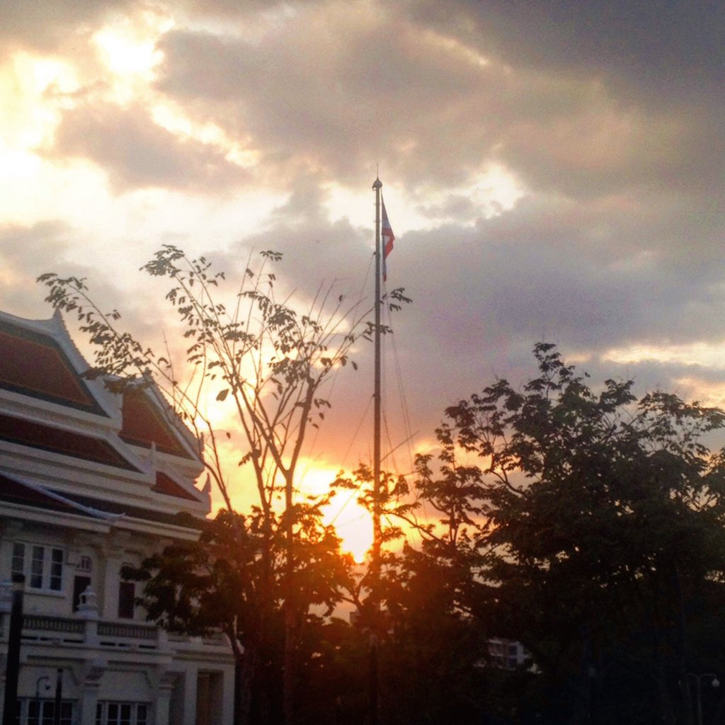 lawansuwannarat's tweet image. Sunset #sunsetreflection #bangkok #Thailand
