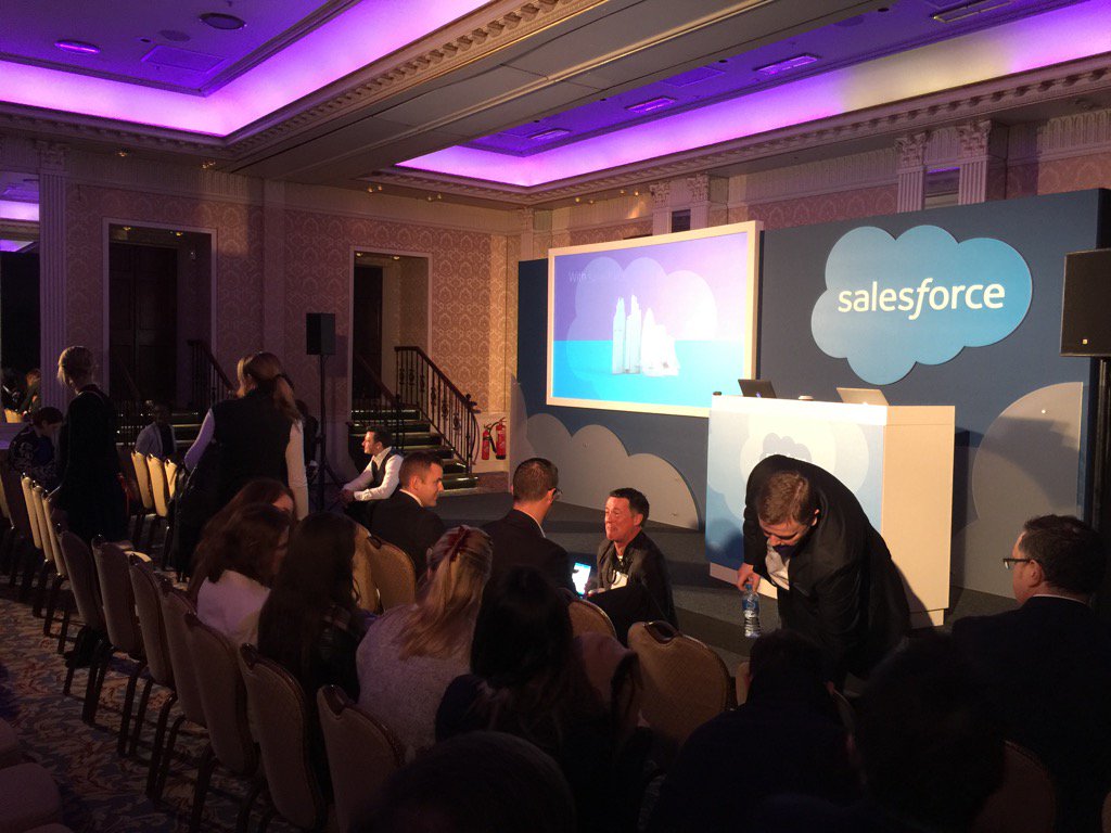 jdingwallsf's tweet photo. Dreamforce 2 You Dublin is about to get underway ! #df2you https://t.co/qrsimI50vI