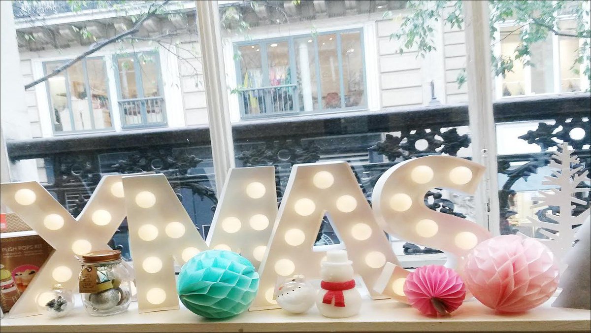 Hema_France's tweet photo. Follow @Hema_France + RT ce tweet = gagnez peut-être ce lot :) ! Lettres lumineuses XMAS + plein de cadeaux! #XMAS https://t.co/z42gVJdZEL