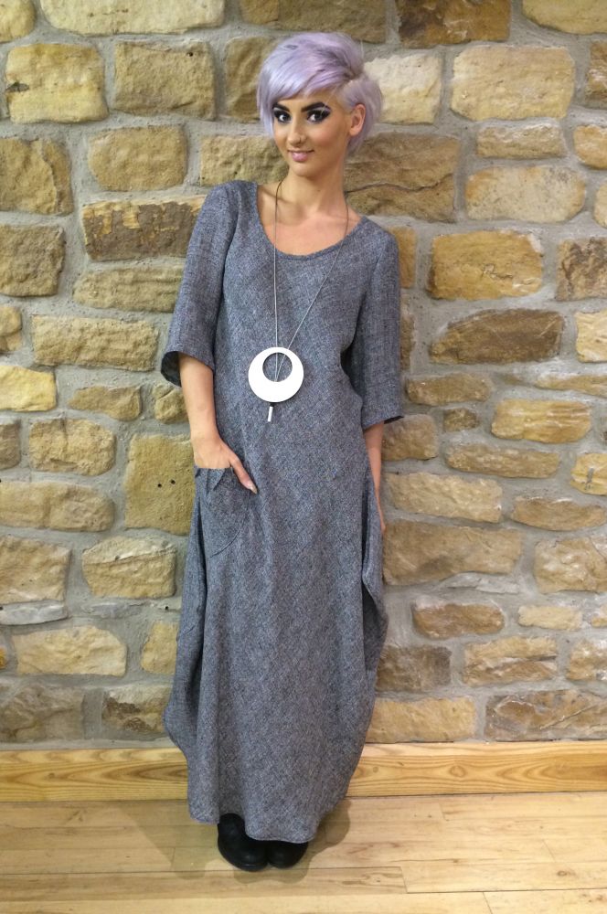 Wanting a new dress for the festive season? Moo has the one for you! 
moo-designs.com/shop/dresses/m…