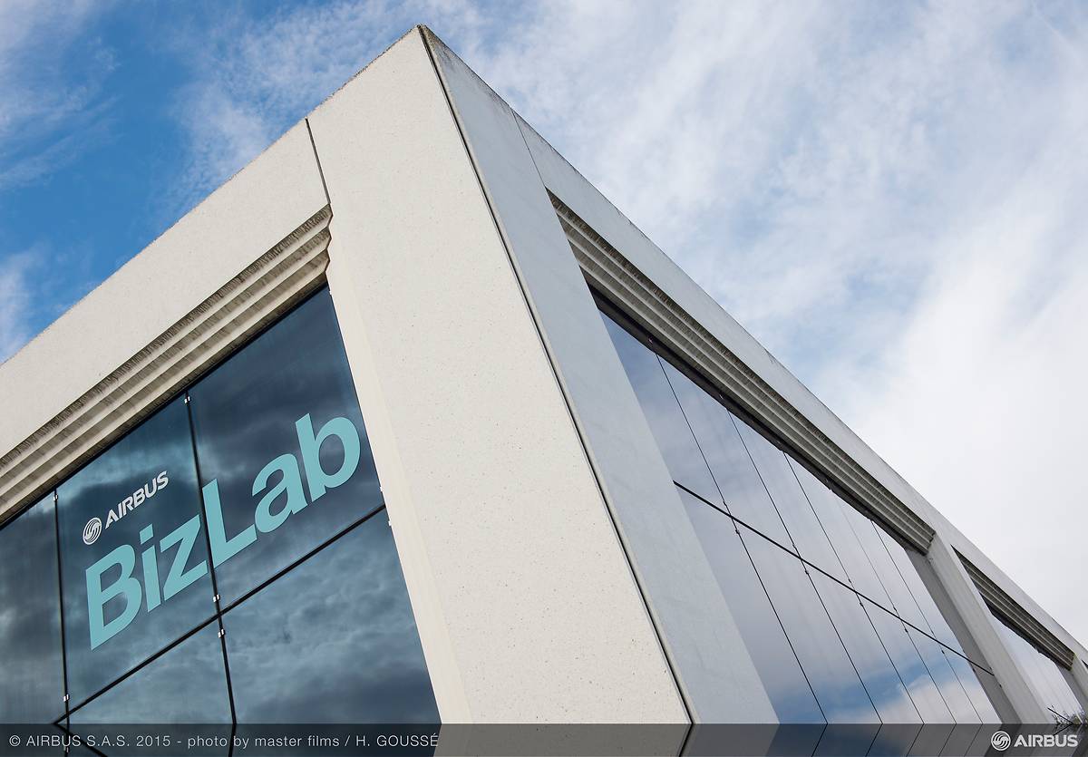 Airbus's tweet image. We&apos;re delighted to announce the opening of a new @airbusbizlab in Bangalore, India. goo.gl/cLMhXy #bizlab