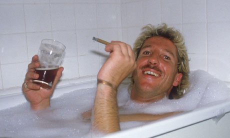 Happy 60th Birthday to Sir Ian Botham!
Tests: 102
Runs: 5,200
HS: 208
100\s: 14
Wickets: 383
5WI: 27 