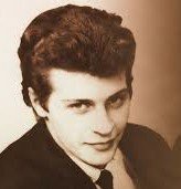 Happy Birthday to Pete Best, original drummer.
74 today 
