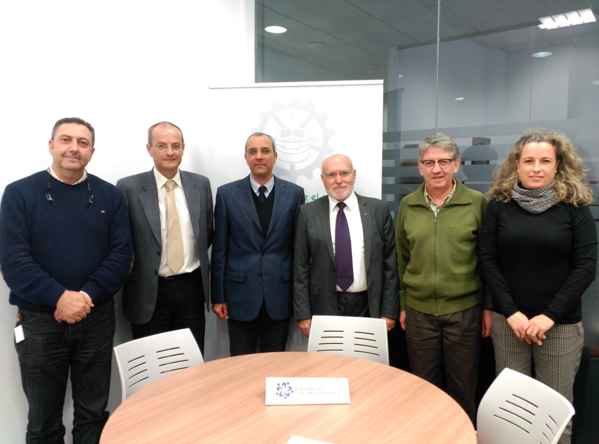 Directivos de la Escuela de Lean y de SAFA tras la firma del convenio para el despliegue de Lean en centros #FPSAFA