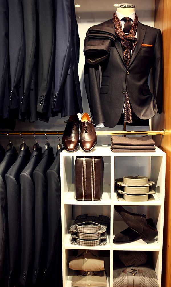 Gentlemen's corner
couturebritain.com/product-catego…