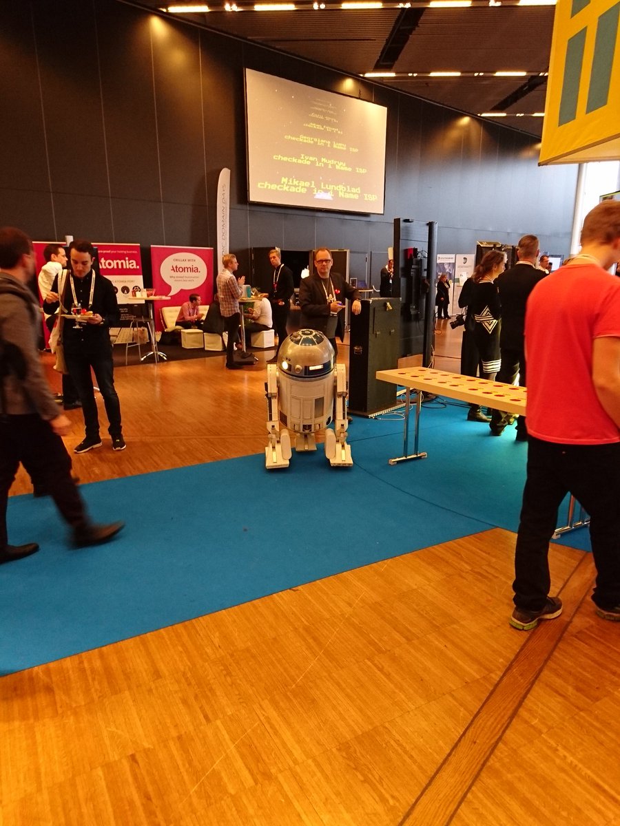 stefansndstrm's tweet photo. Bra stämning här på Internetdagarna helt plötsligt ;) #R2D2 #Int15 https://t.co/SUH3tOvCmP